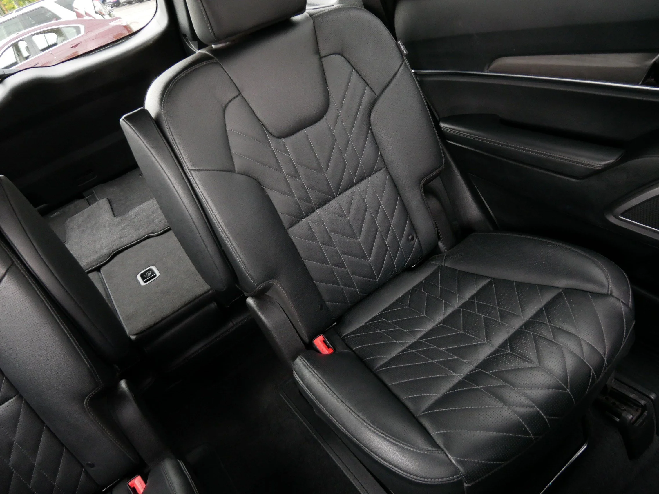 Used 2024 Wolf Gray Kia EX X-Line image 14