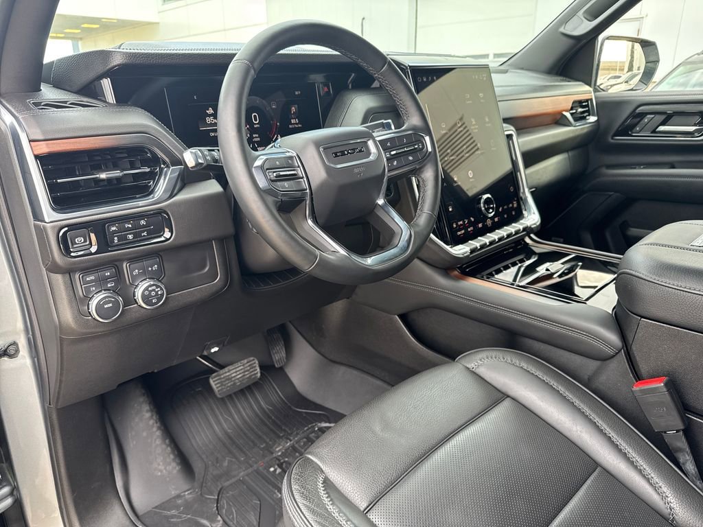 2025 GMC Yukon Denali - Photo 11