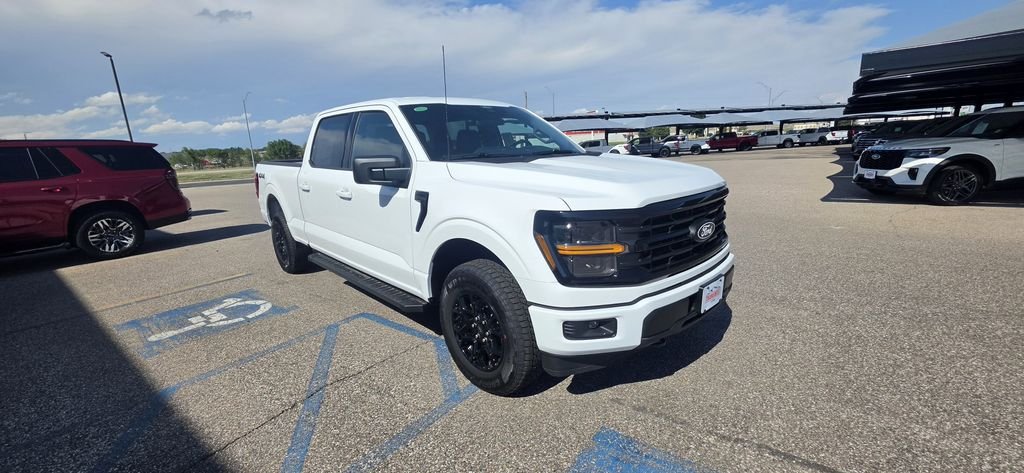New 2026 Oxford White Ford XLT image 4