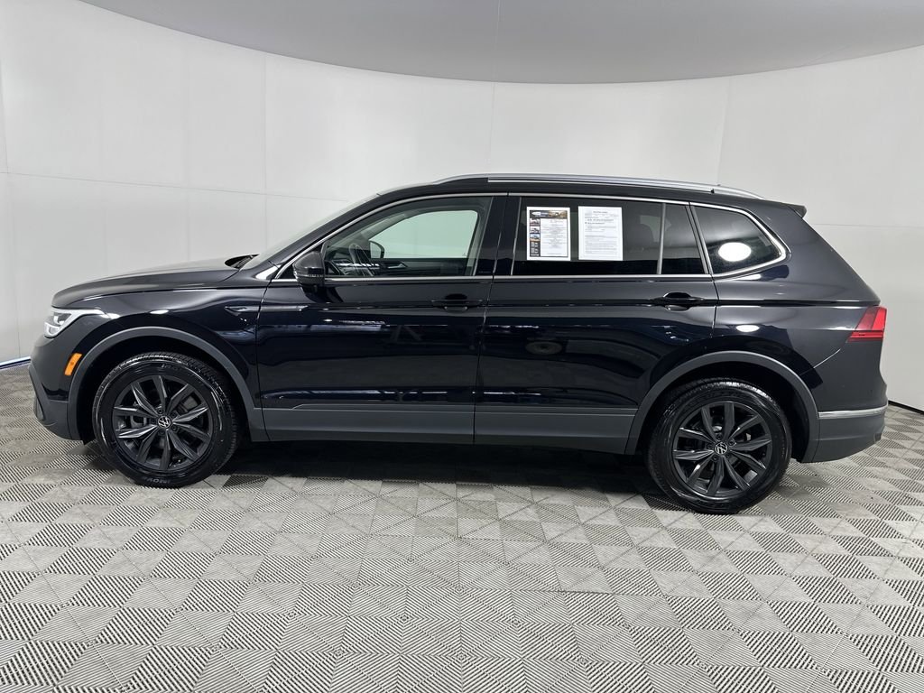 Used 2024 Deep Black Pearl Volkswagen 2.0T SE image 5
