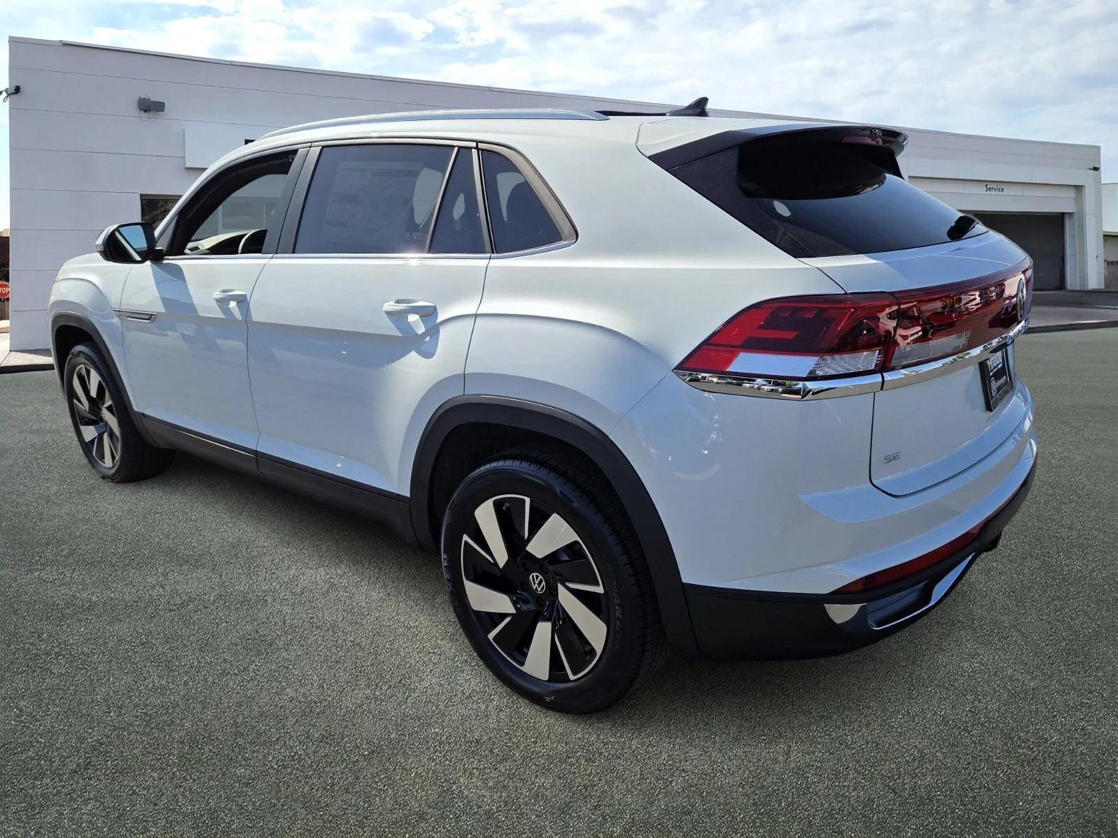 New 2026 White Volkswagen 2.0T SE w/Technology image 4