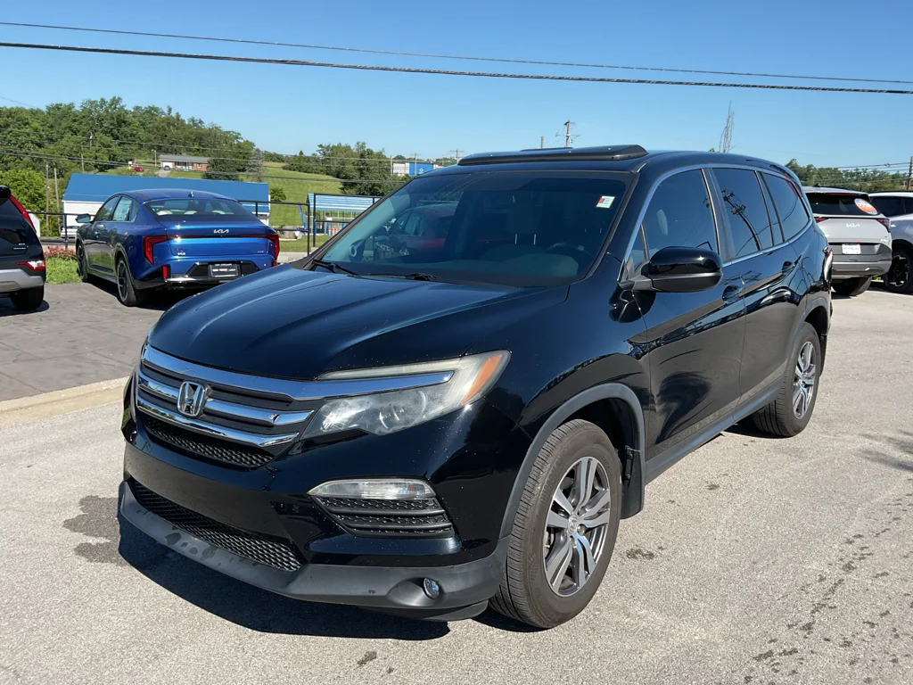 Used 2017 Crystal Black Pearl Honda EX-L image 4