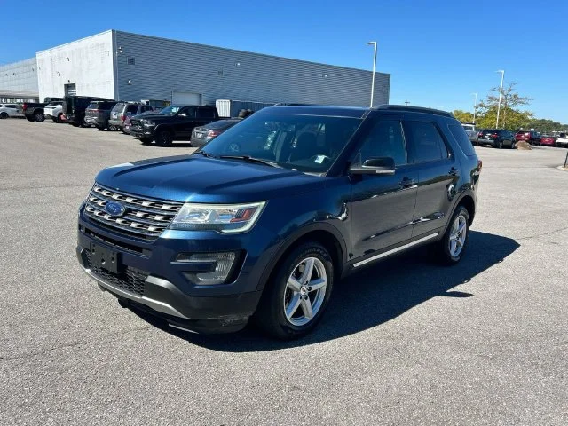 Used 2016 Blue Ford XLT image 8