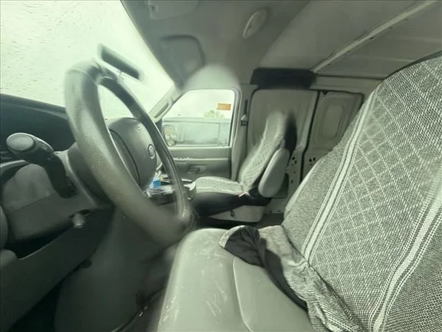 Used 2006 White Ford Commercial image 15