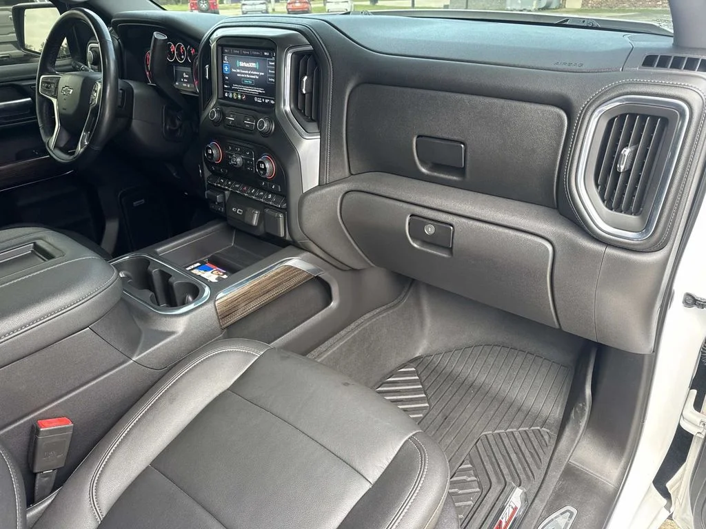 Used 2021 White Chevrolet RST image 28