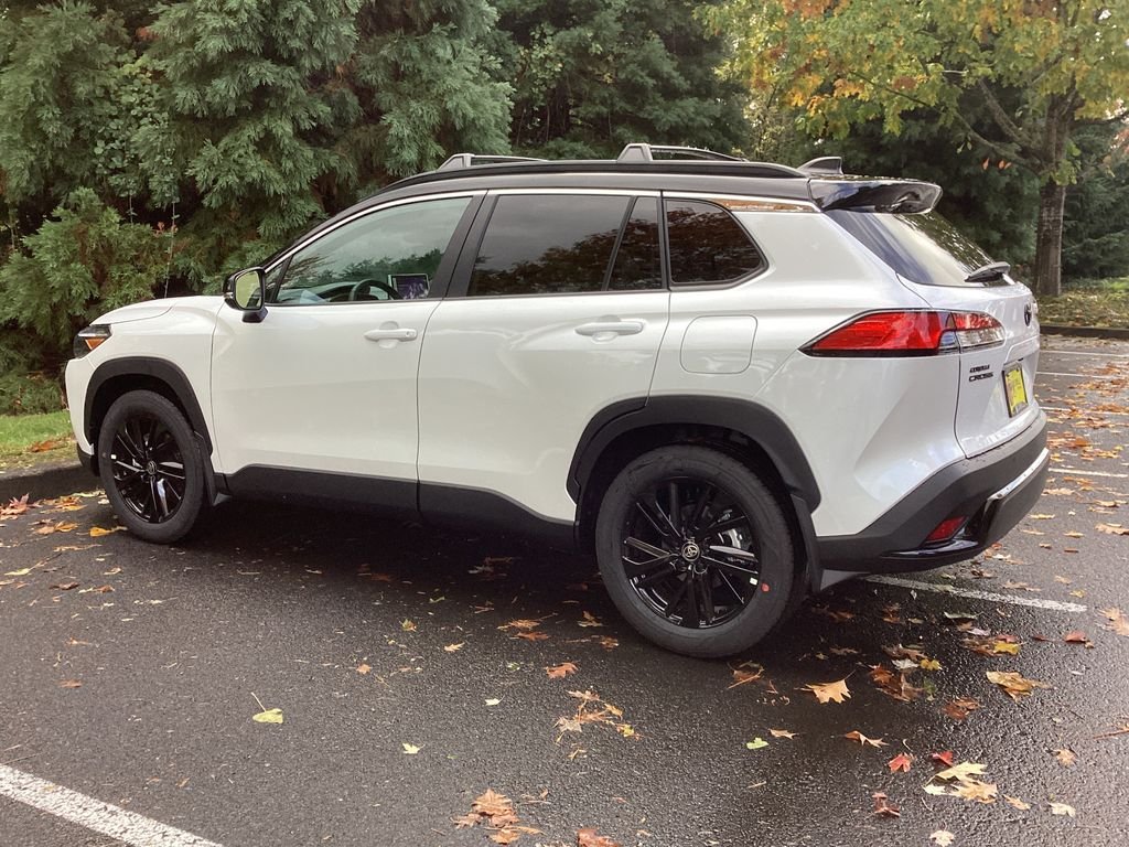 New 2026 Wind Chill Pearl with Jet Black roof Toyota Hybrid XSE image 6