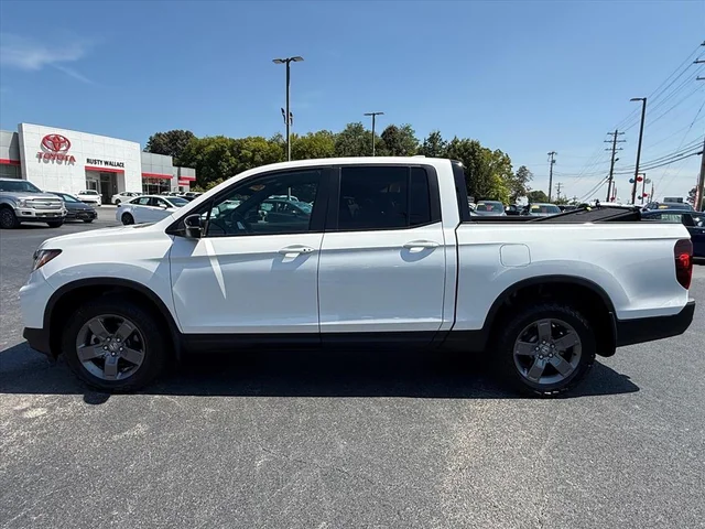 Pre-Owned 2024 Honda Ridgeline TrailSport AWD AWD TrailSport 4dr Crew Cab 5.3 ft. SB