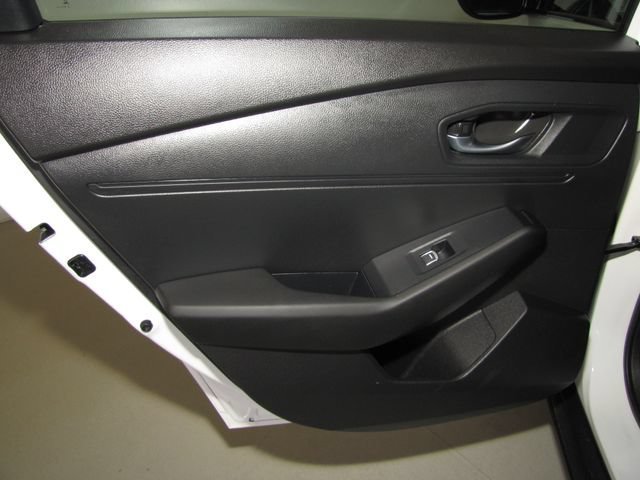 Certified Used 2025 Platinum White Pearl Honda SE image 13