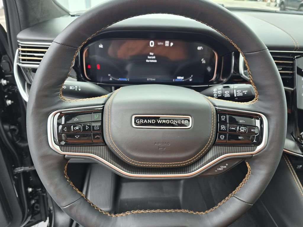 Used 2024 Diamond Black Crystal Pearlcoat Jeep Series III Obsidian image 13