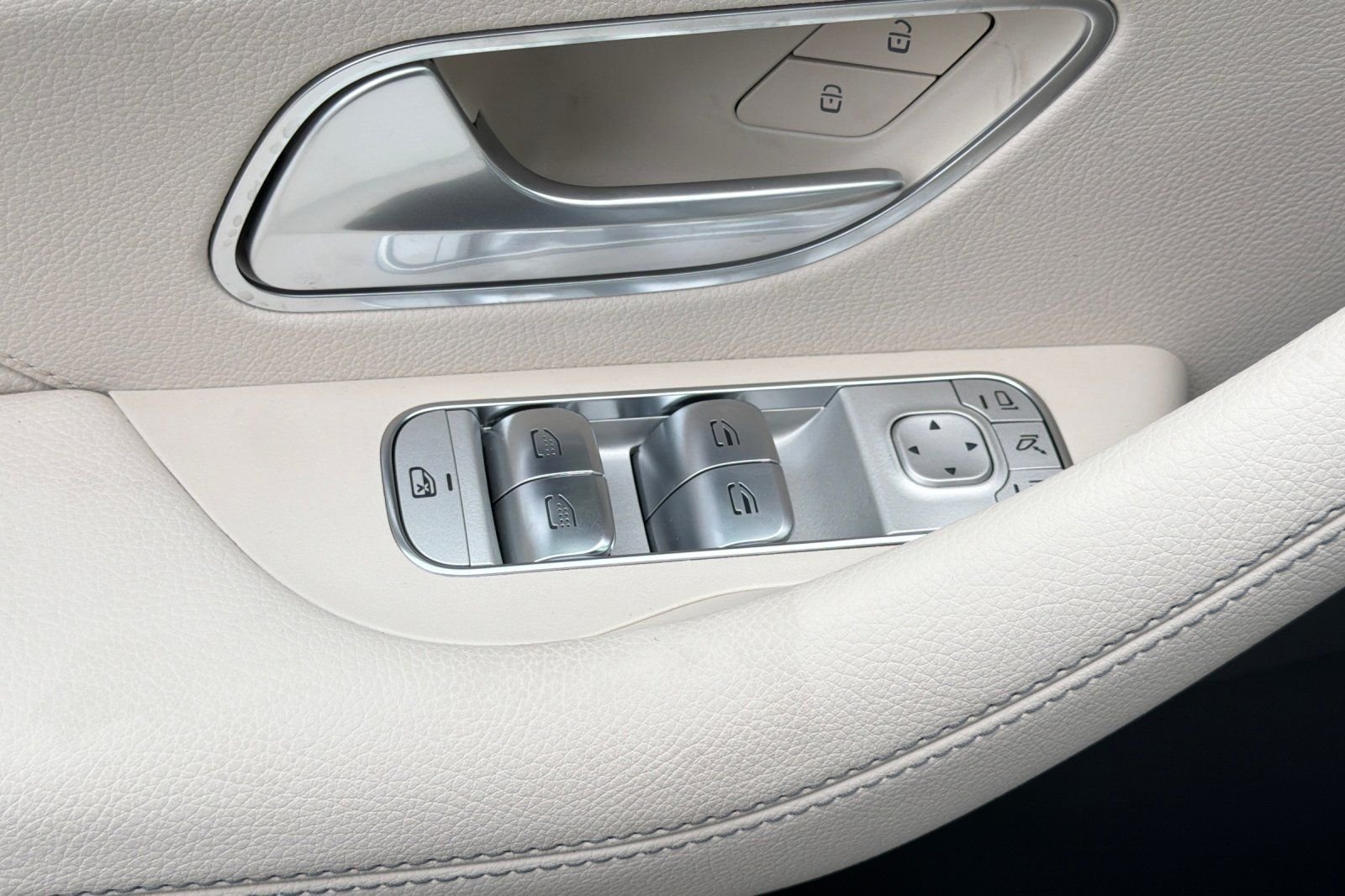 New 2026 Polar White Mercedes-Benz GLS 450 image 25