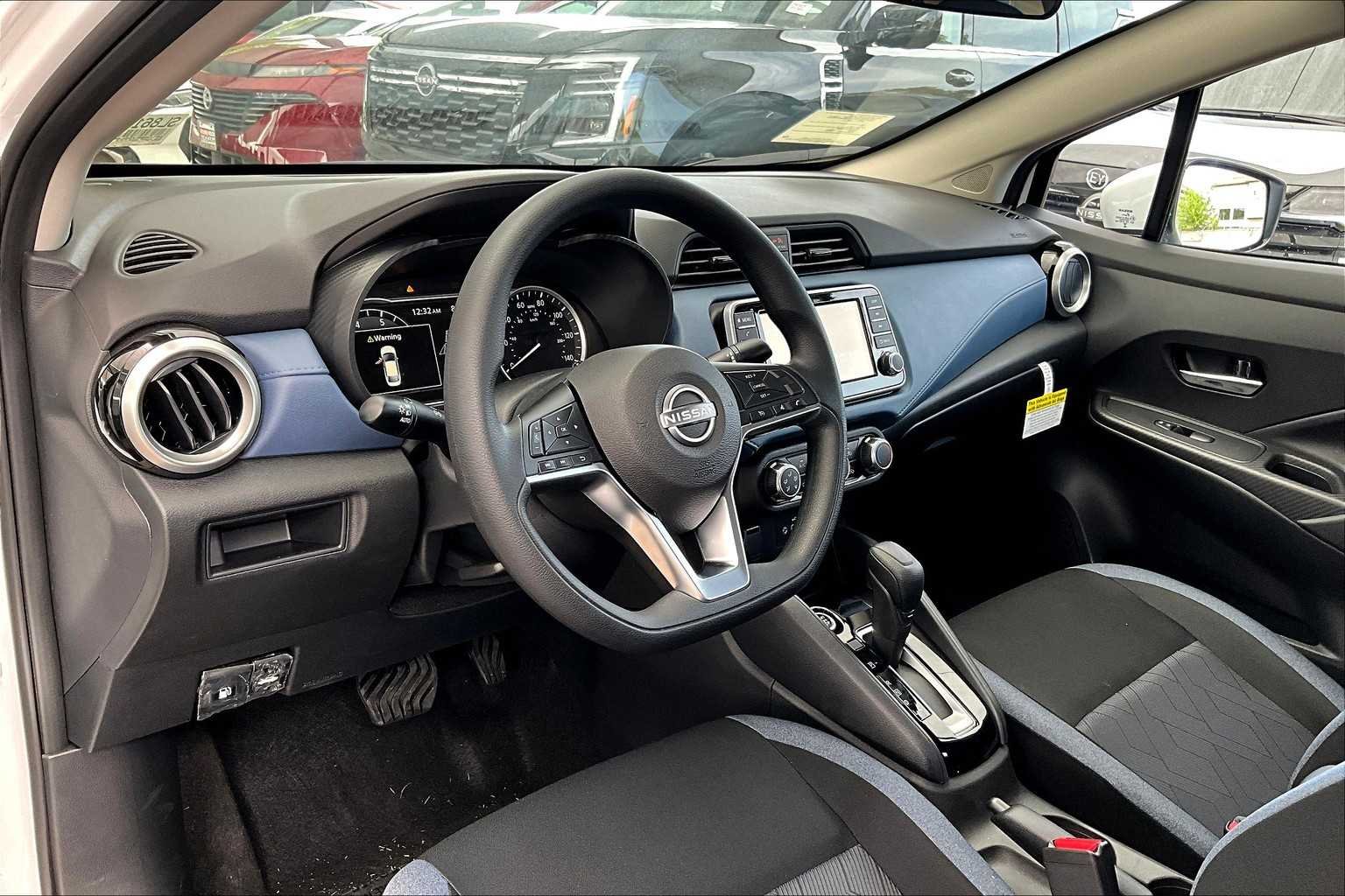 2025 Nissan Versa Sedan SV - Photo 10