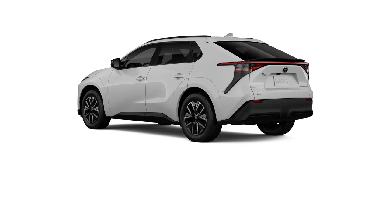 New 2026 Wind Chill Pearl [Extra_Cost_Color] Toyota XLE image 6