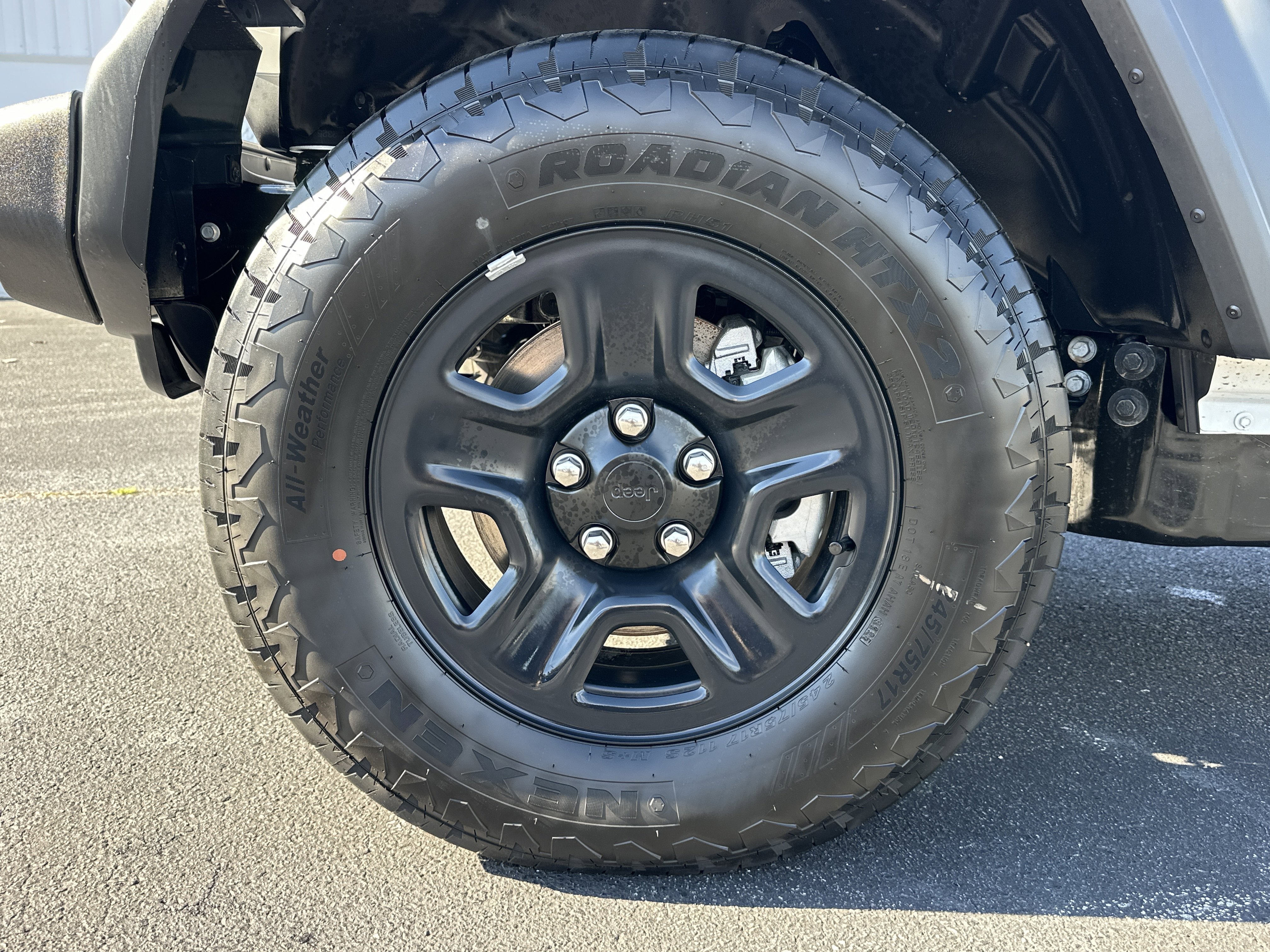 New 2026 Bright White Clear-Coat Exterior Paint Jeep Sport image 14
