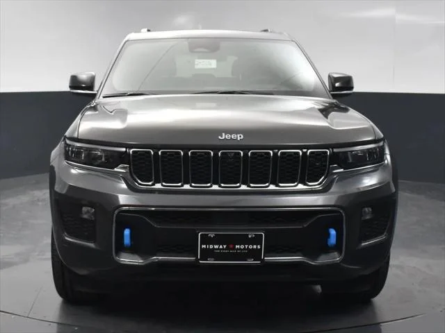 New 2024 Baltic Gray Metallic Clear-Coat Exterior Paint Jeep Overland image 6