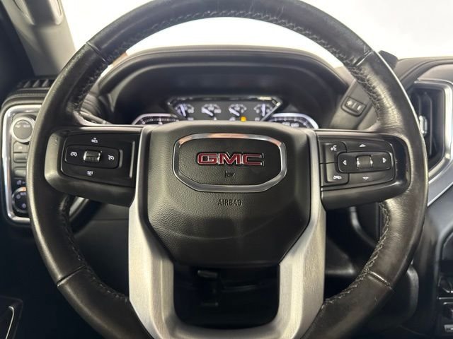 Used 2022 White GMC SLE image 17