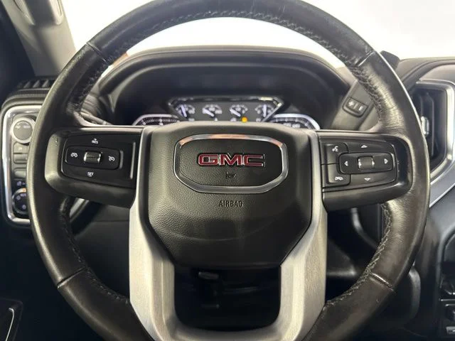 Used 2022 White GMC SLE image 17