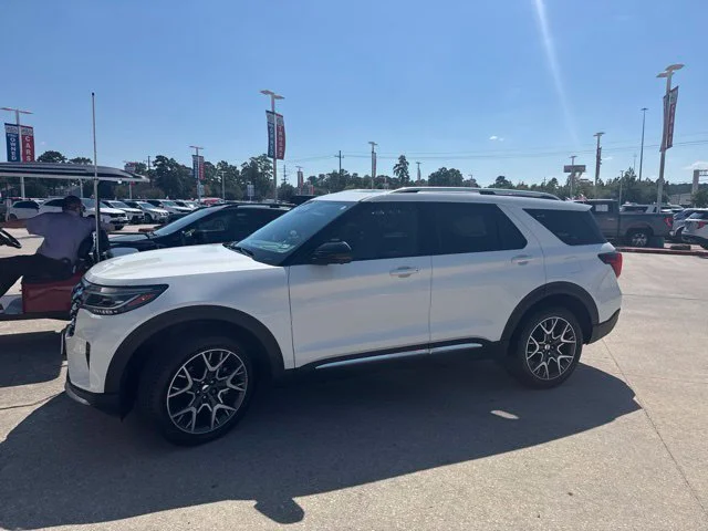 Used 2025 White Metallic Ford Platinum image 1