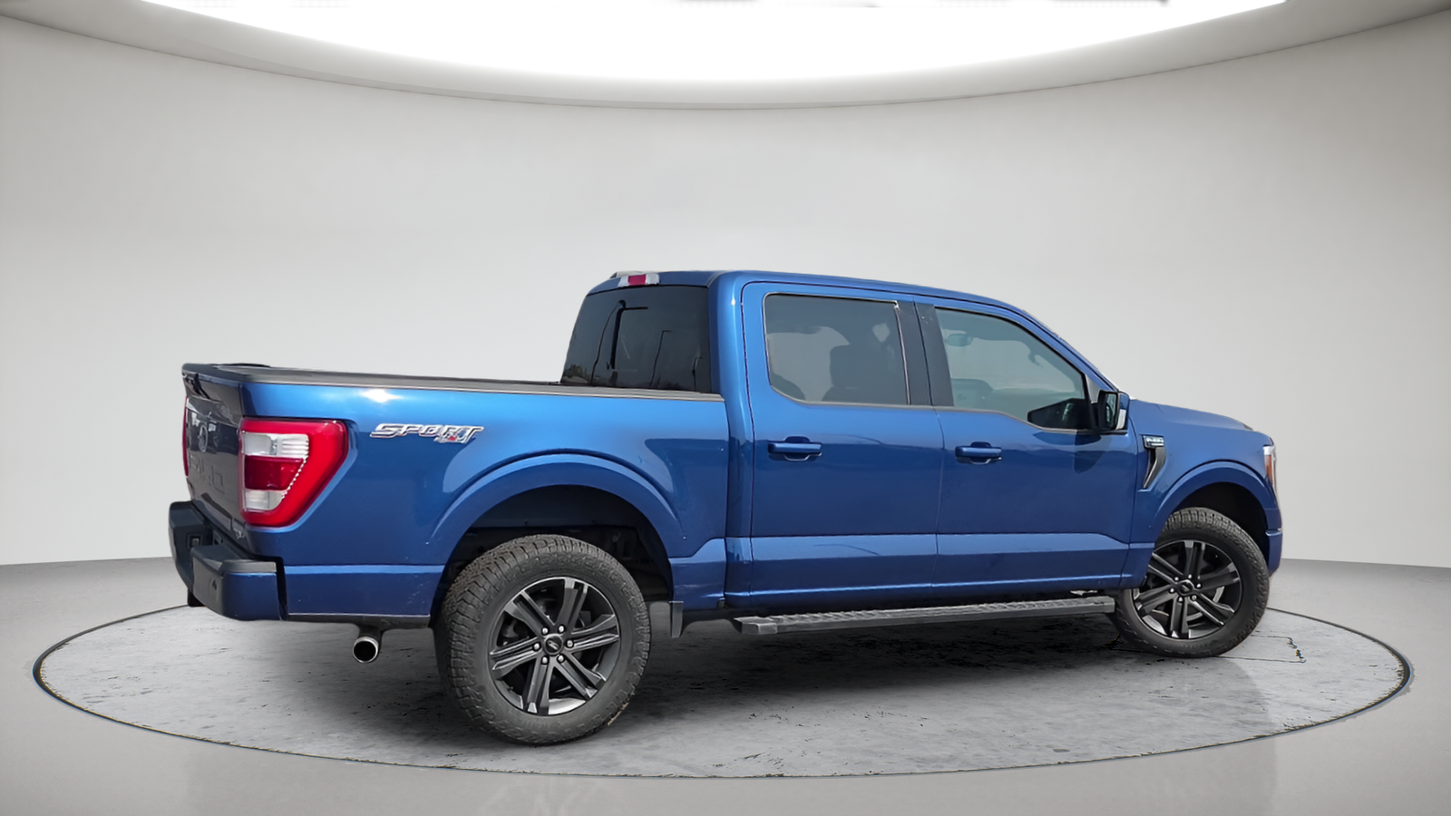 Used 2023 Atlas Blue Metallic Ford Lariat image 6
