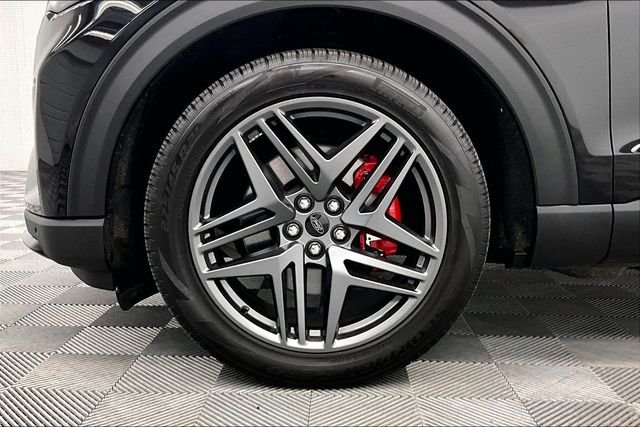 2025 Ford Explorer ST - Photo 10