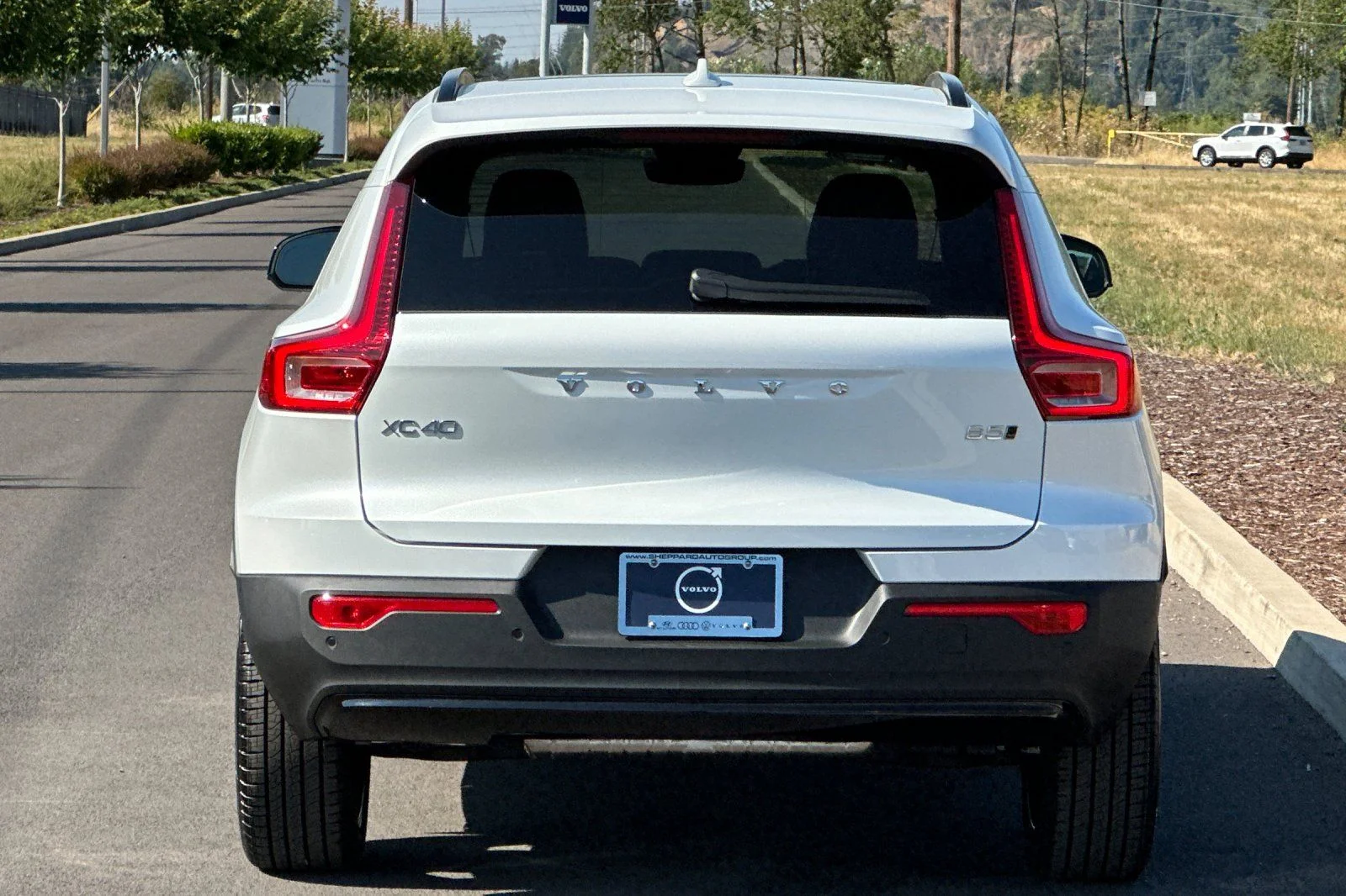 New 2026 Crystal White Volvo Plus image 4