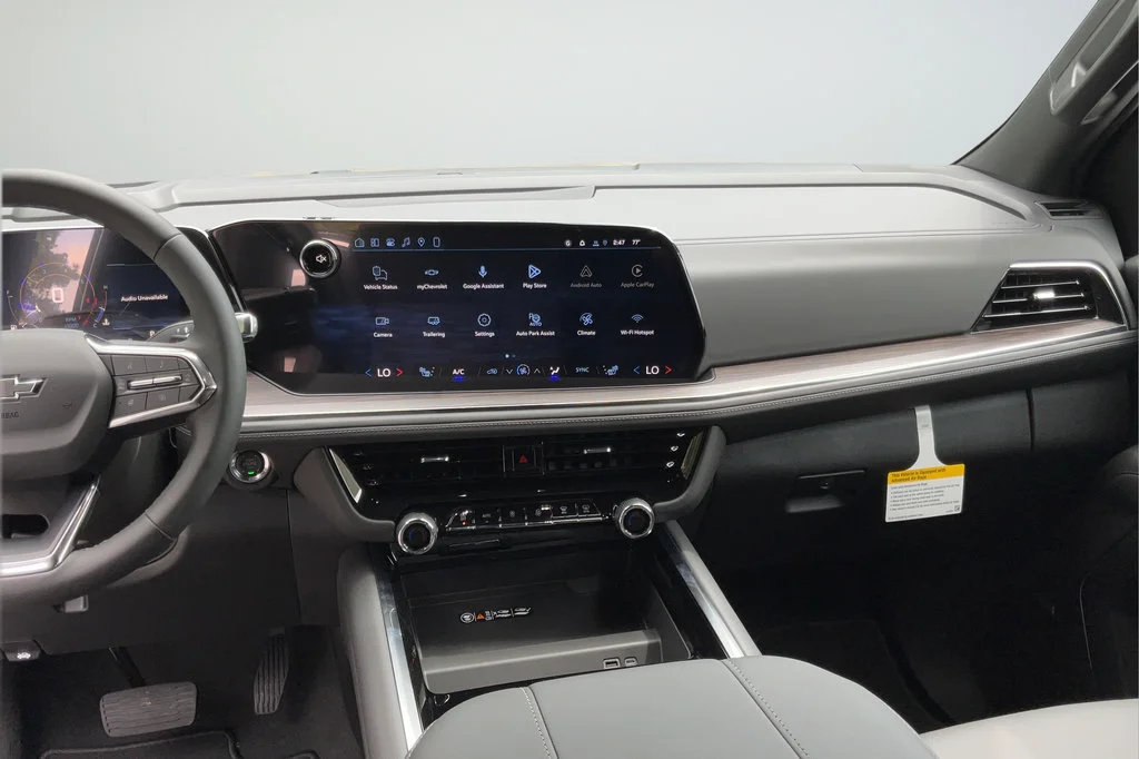 2026 Chevrolet Suburban Z71 - Photo 14