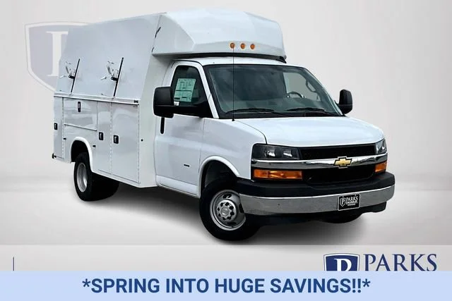 2024 Chevrolet Express Cutaway
