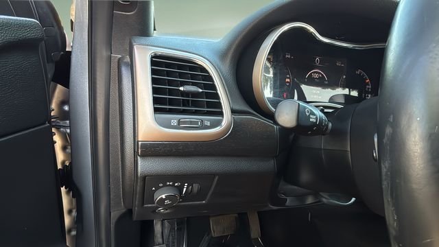 Used 2016 Silver Jeep Laredo image 21