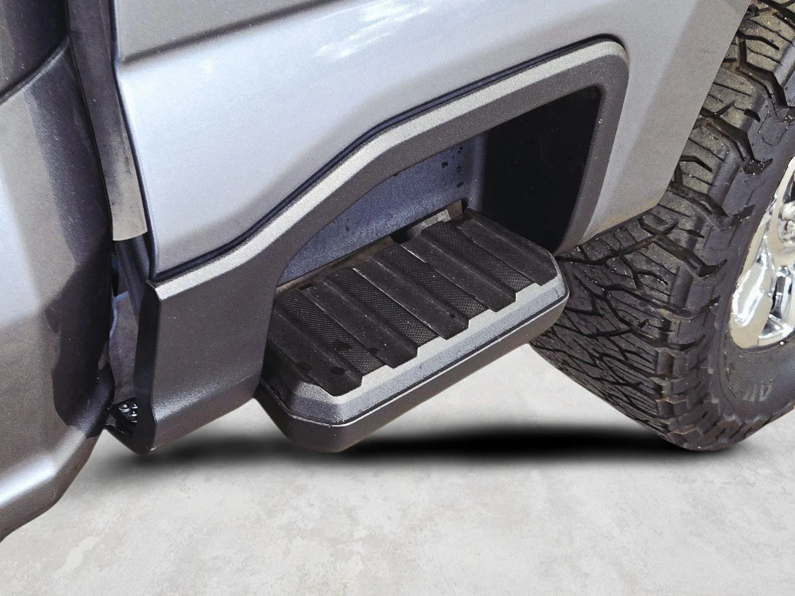 Used 2024 Carbonized Gray Ford Lariat image 19