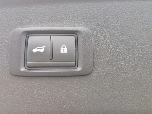 Used 2025  Mitsubishi Black Edition image 13