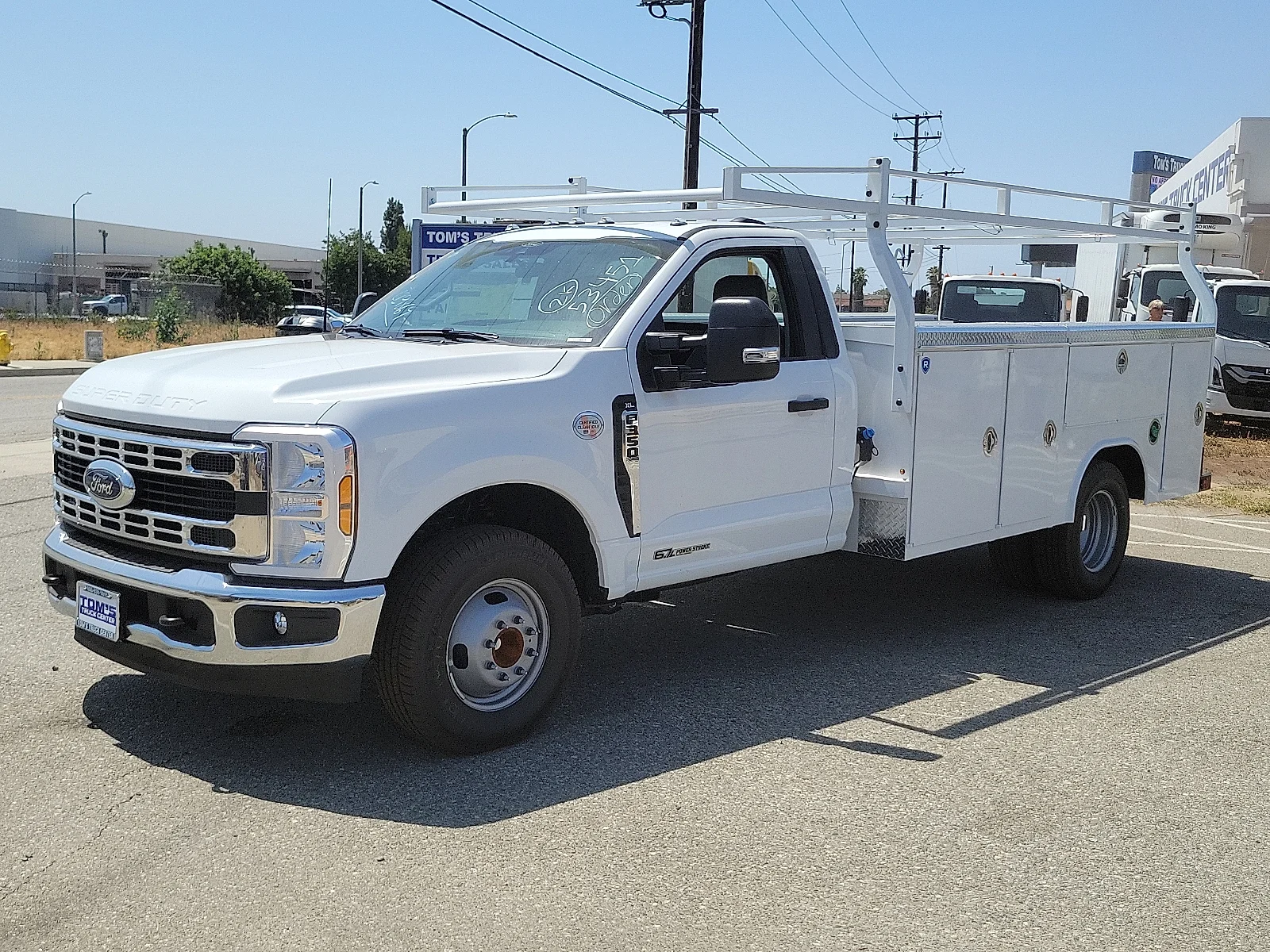 2025 Ford F-350 Super Duty Chassis Cab XL - Photo 7