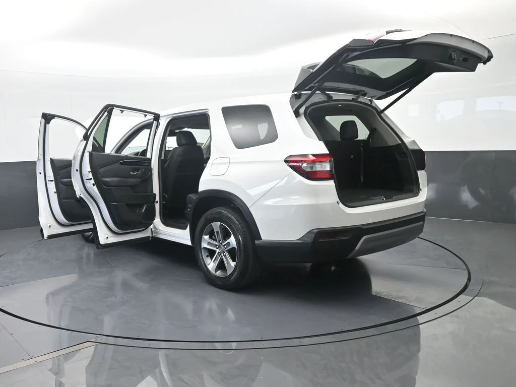 Used 2025 White Honda EX-L image 79