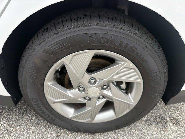 New 2026 White Hyundai SE image 28