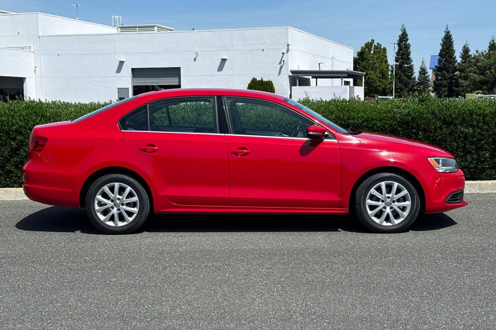 Used 2013 Tornado Red Volkswagen SE w/Convenience image 2