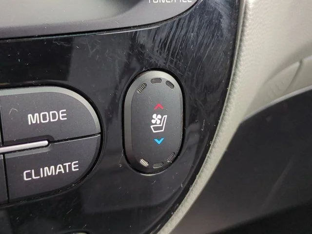 Used 2019 White Kia Plus image 24