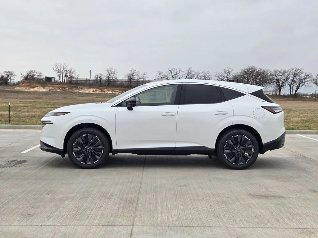 New 2026 Everest White Pearl TriCoat Nissan Platinum image 3