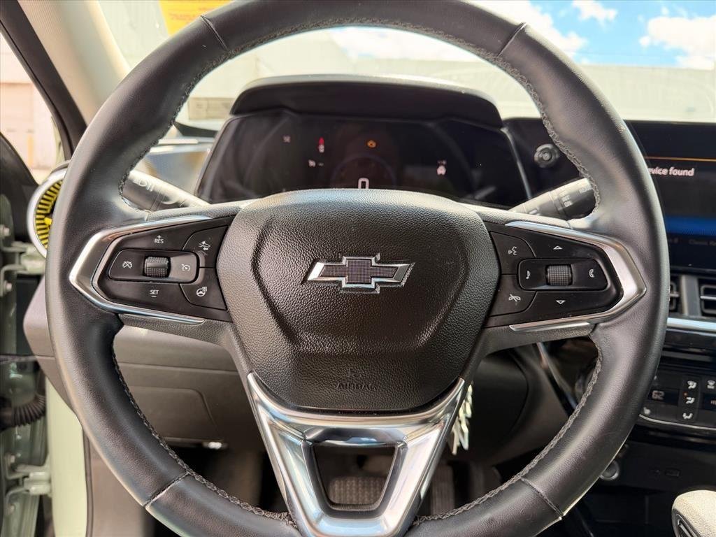Used 2024 Cacti Green Chevrolet ACTIV image 17