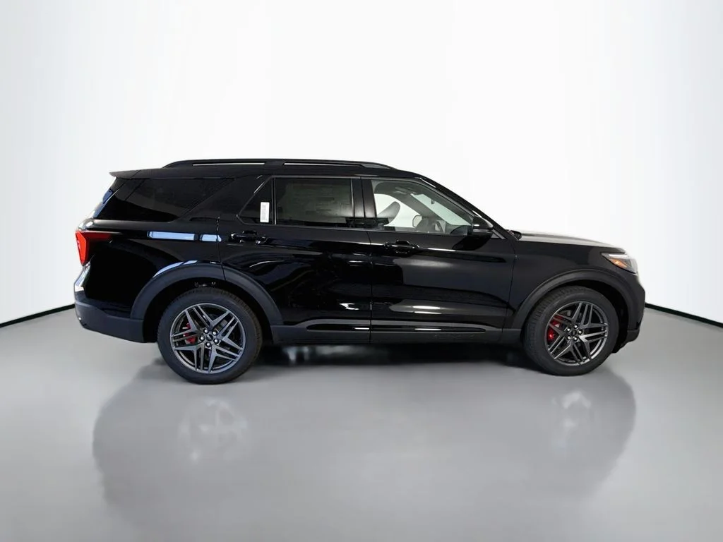 New 2026 Agate Black Metallic Ford ST image 8
