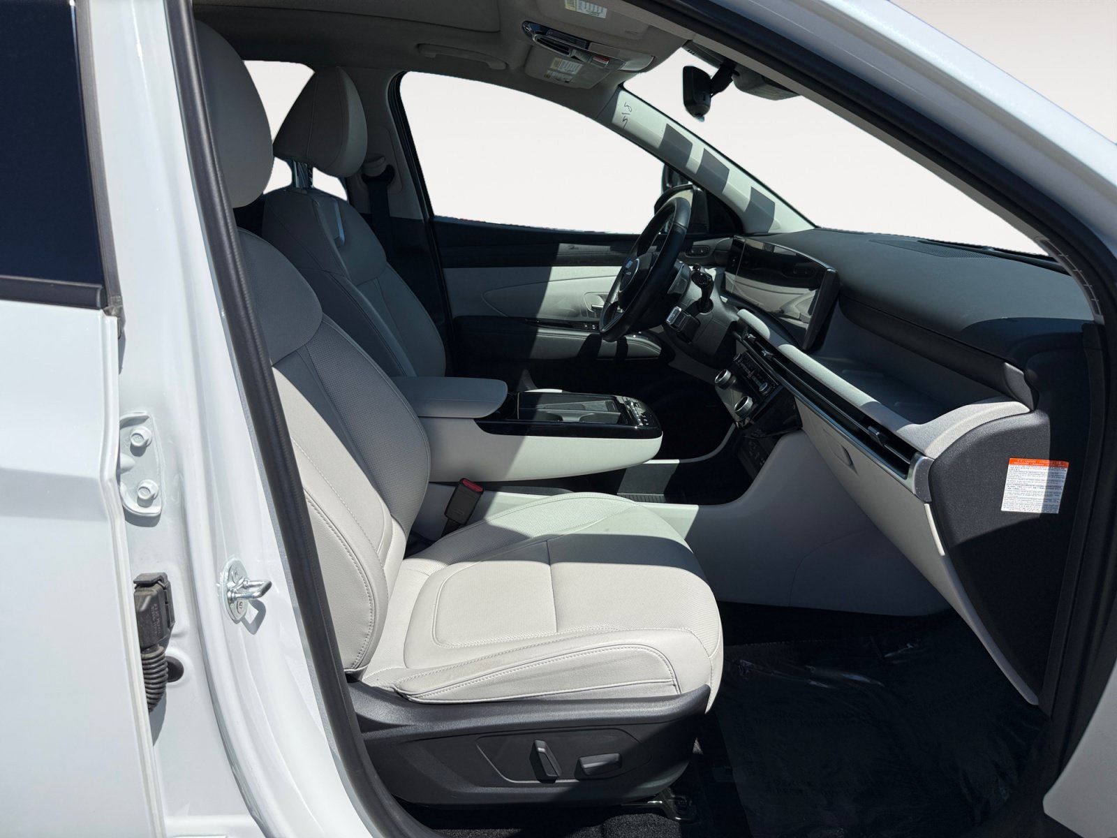 Certified Used 2025 Creamy White Pearl Hyundai Limited image 19