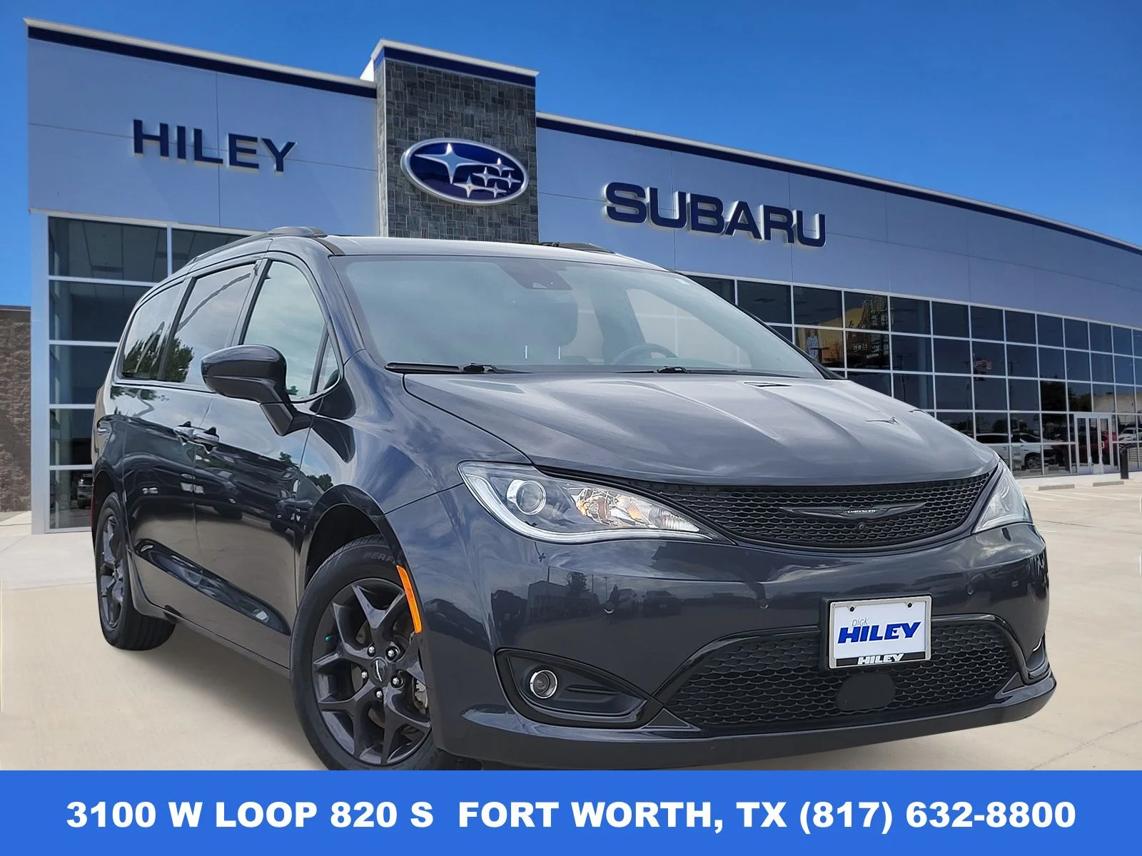 2020 Chrysler Pacifica Touring L's photo