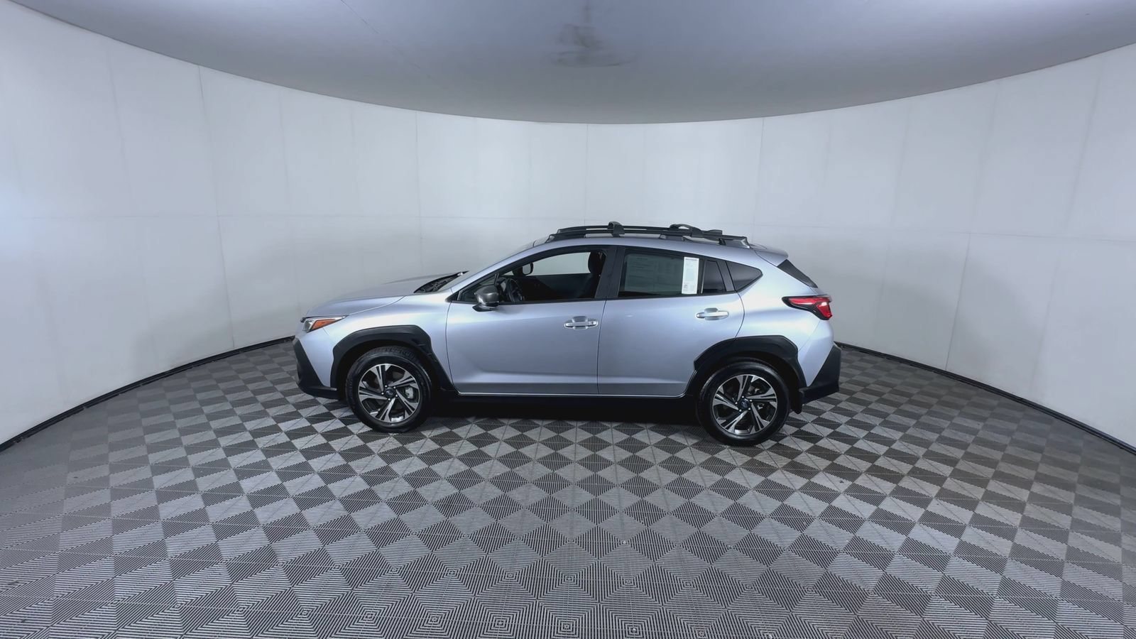 Certified Used 2025 Ice Silver Metallic Subaru Premium image 5