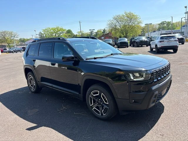 New 2026 Diamond Black Crystal Pearl-Coat Exterior Paint Jeep Limited image 2