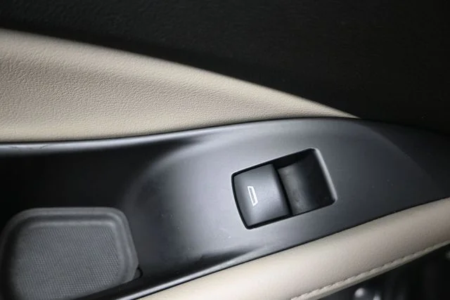 Used 2019 Black Buick Essence image 14