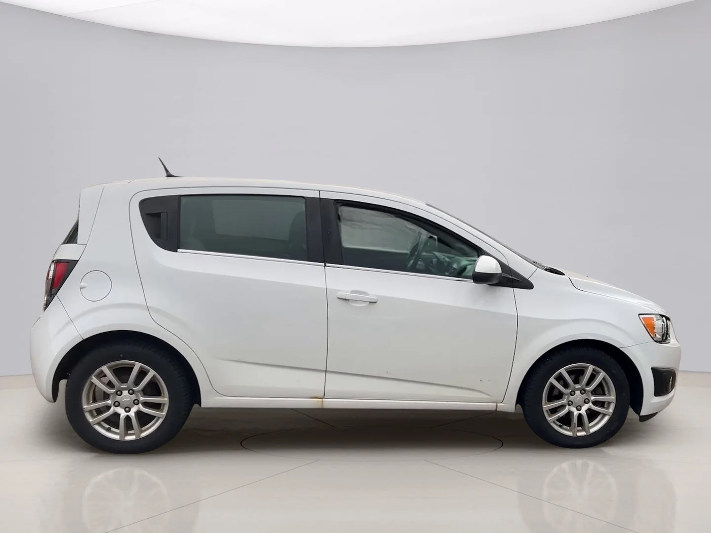 Used 2013 White Chevrolet LT image 6