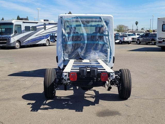 New 2025 Oxford White Ford Cutaway image 5