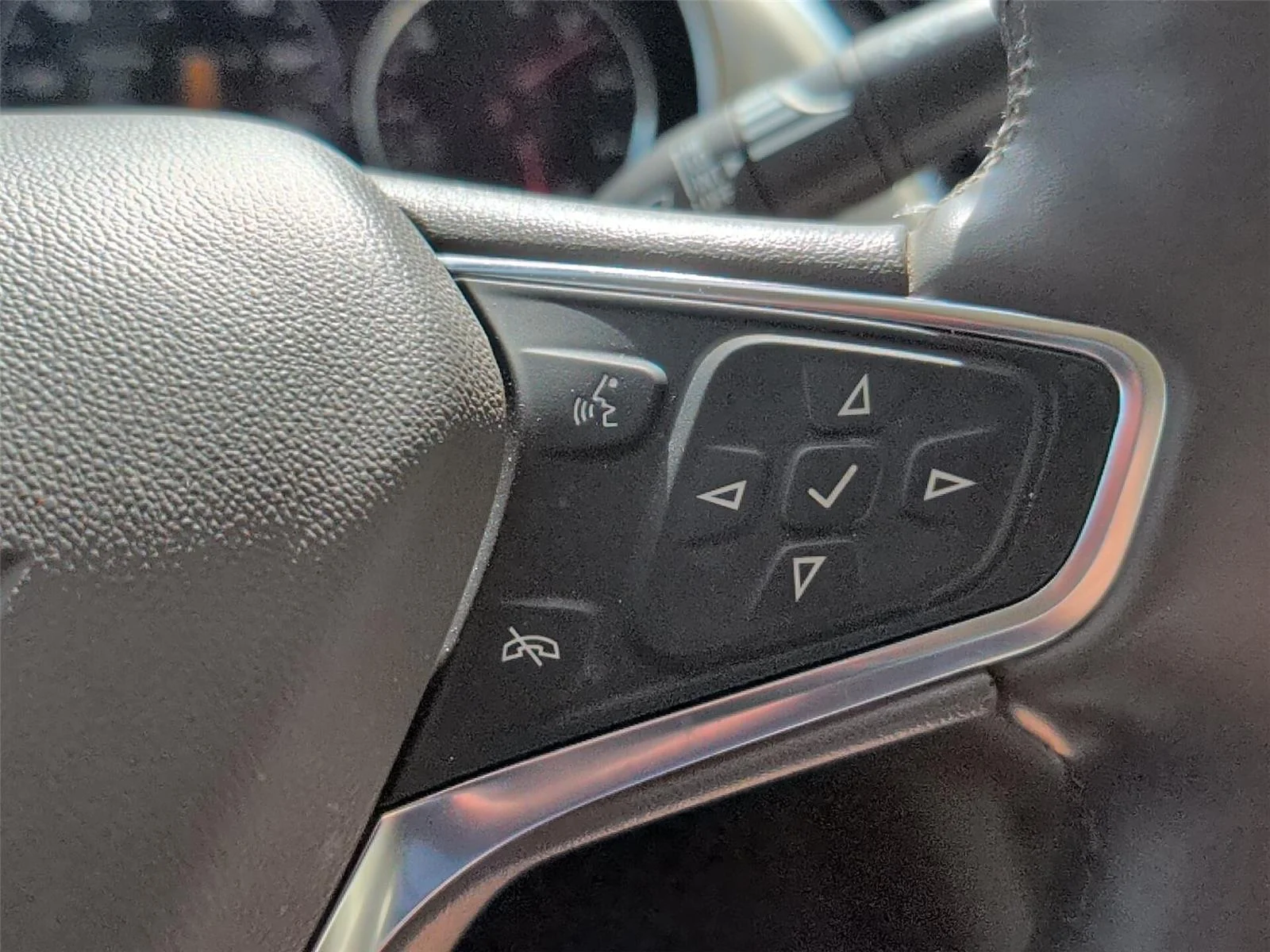 Used 2024 Sterling Gray Metallic Chevrolet LT image 26