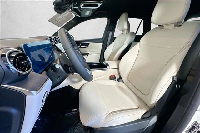 New 2026 Polar White Mercedes-Benz GLC 300 image 47