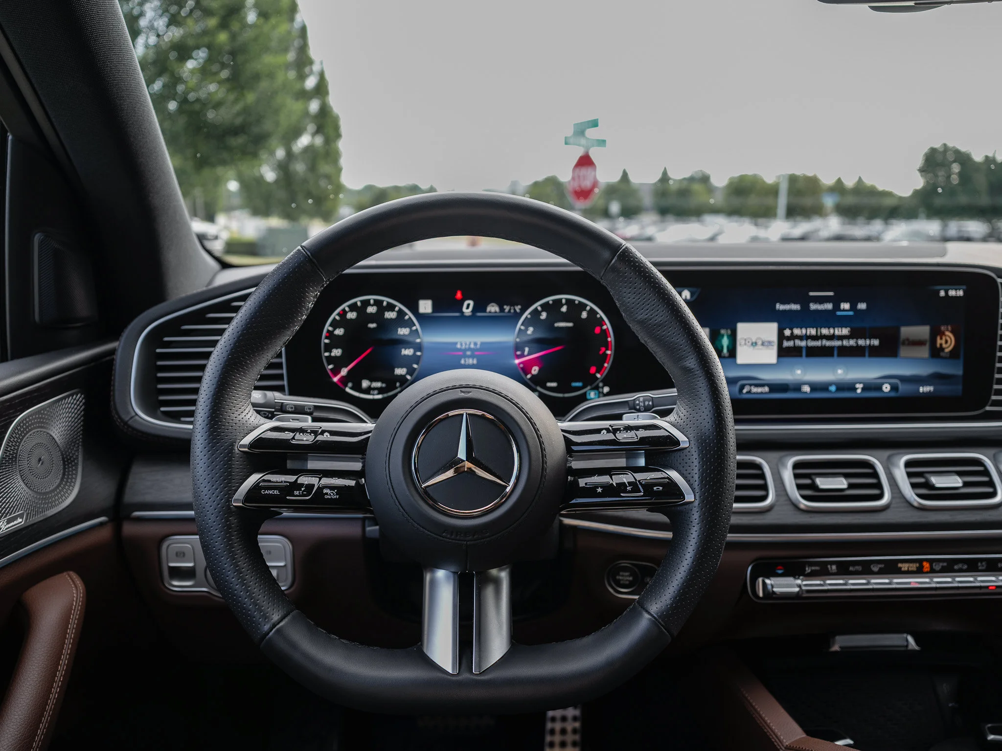 Certified Used 2025 Cirrus Silver Metallic Mercedes-Benz GLS 450 image 17