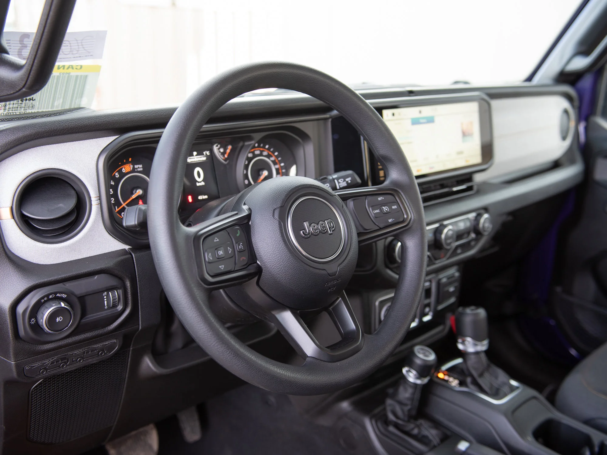 New 2026 reign Jeep Sport* image 8