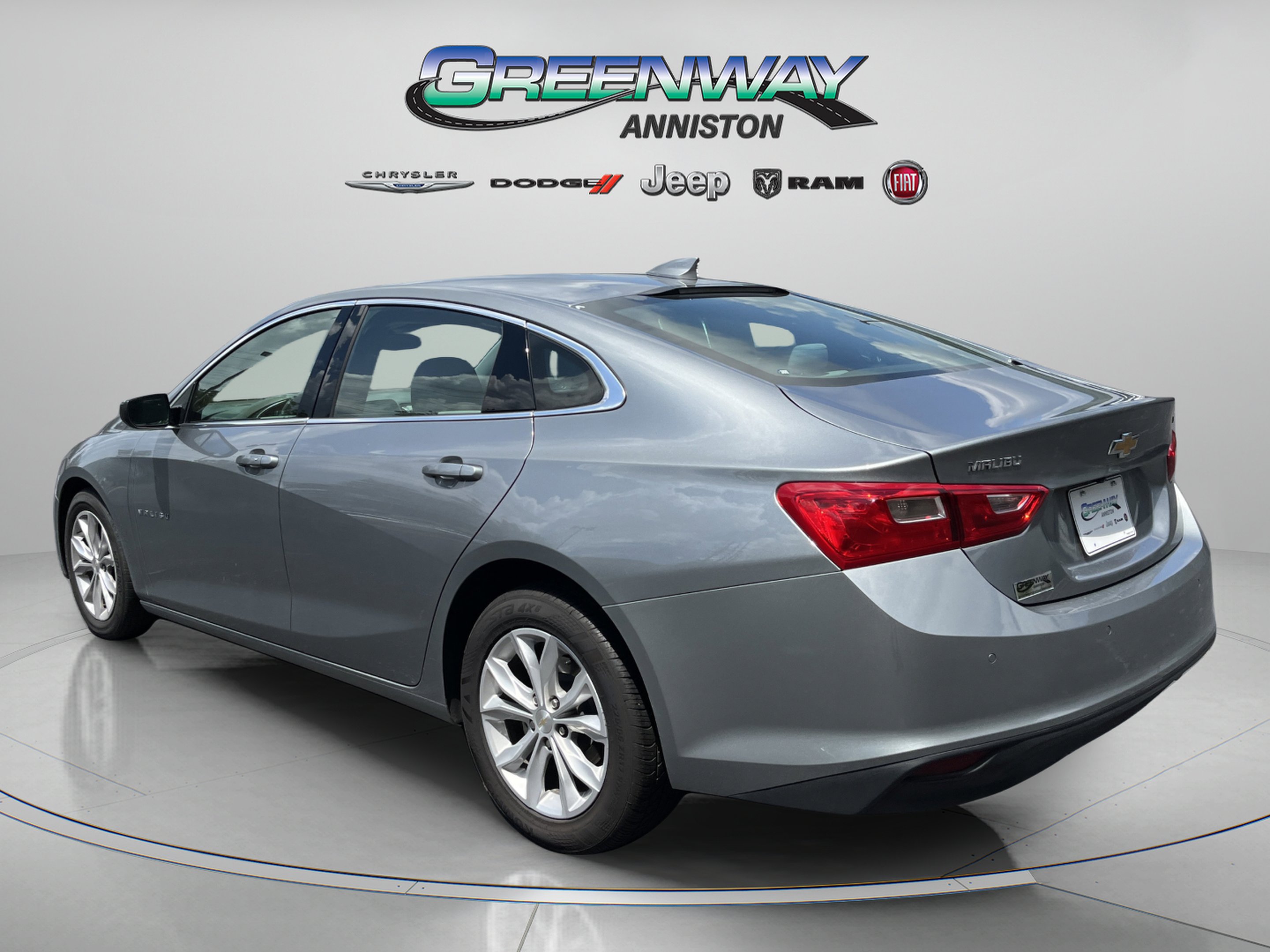 Used 2025 Sterling Gray Metallic Chevrolet  image 5