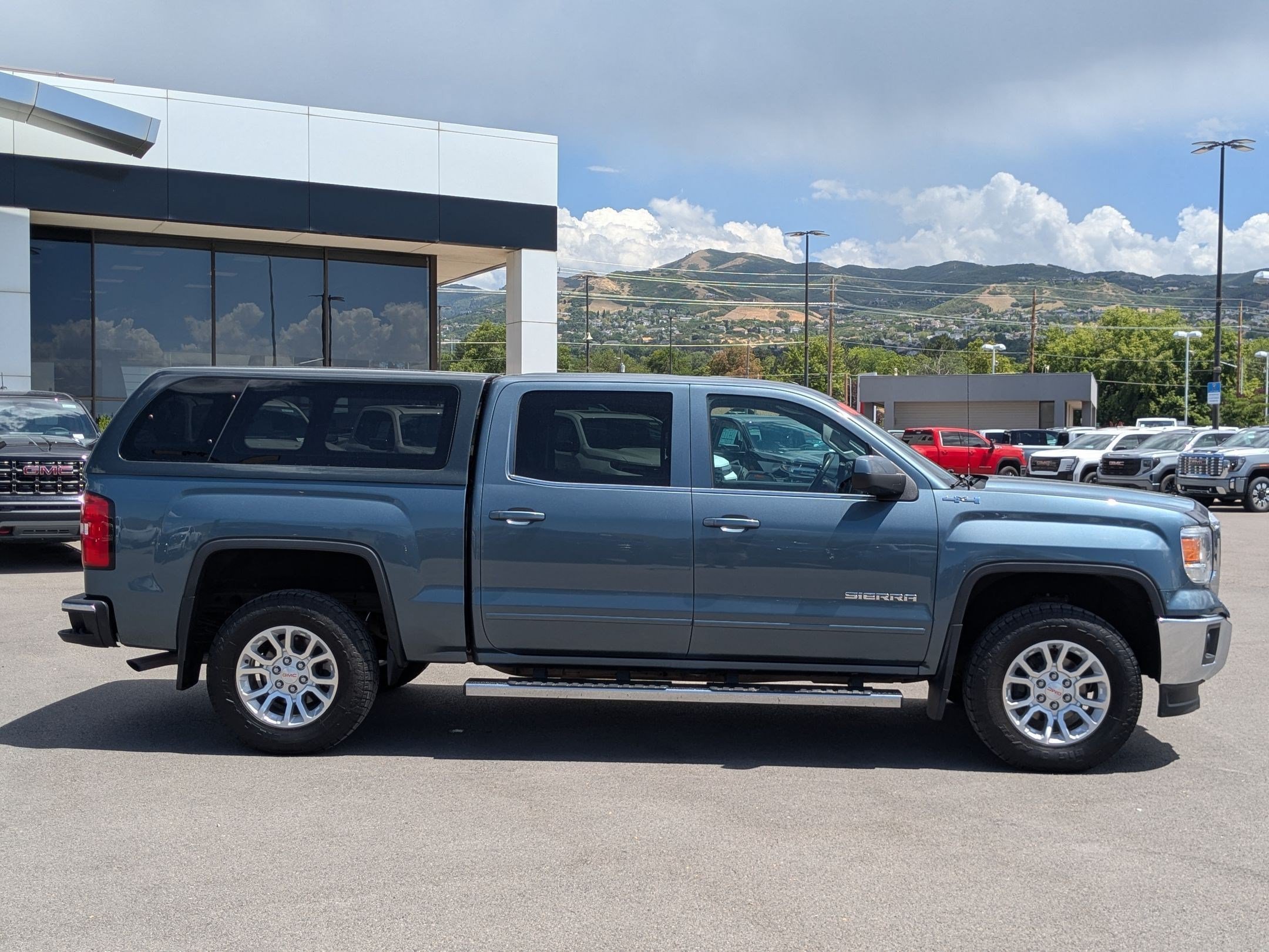 Used 2014 Stealth Gray Metallic GMC SLE image 6